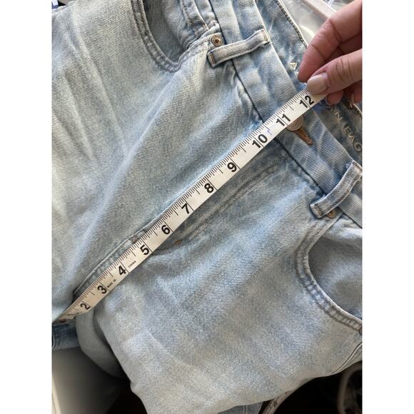 American Eagle Curvy Mom Jeans Light Wash Size 10 Tapered Leg - Picture 9 of 10